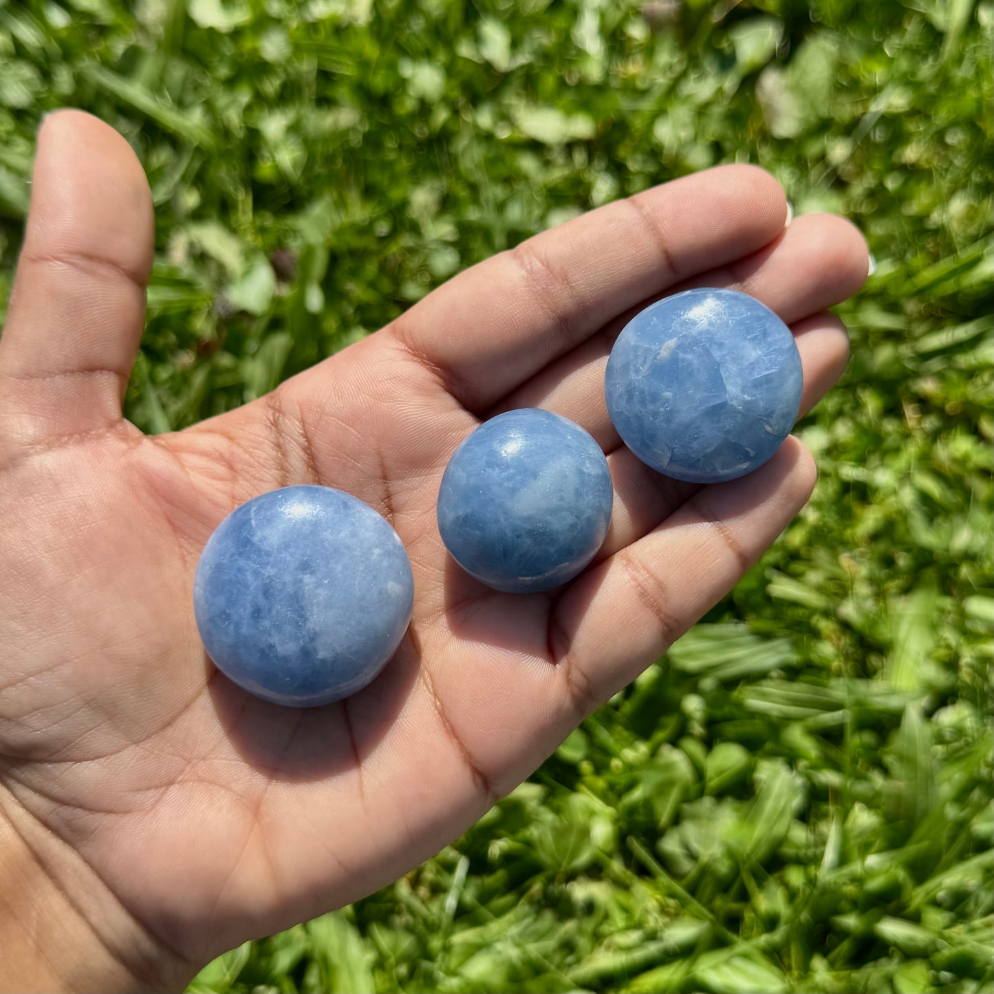Galet en Calcite Bleue
