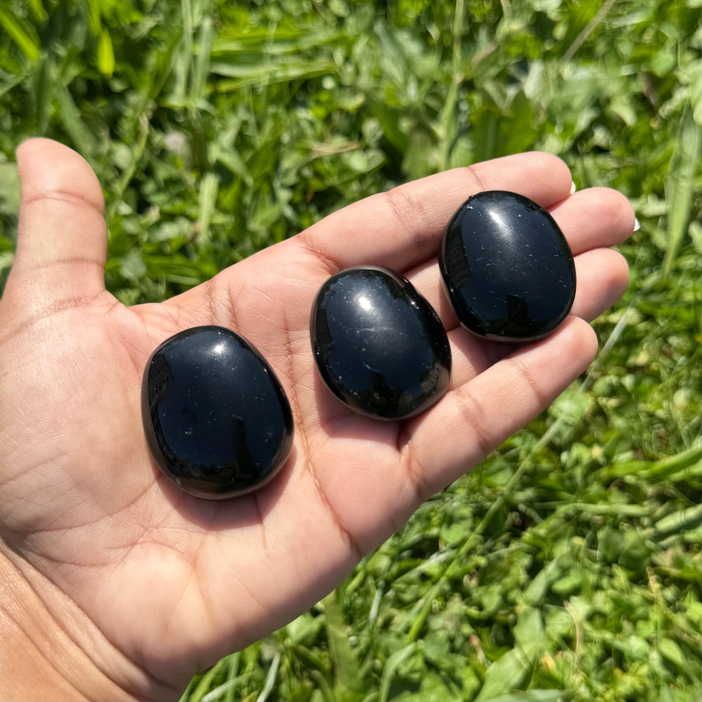 Petit galet tourmaline noire