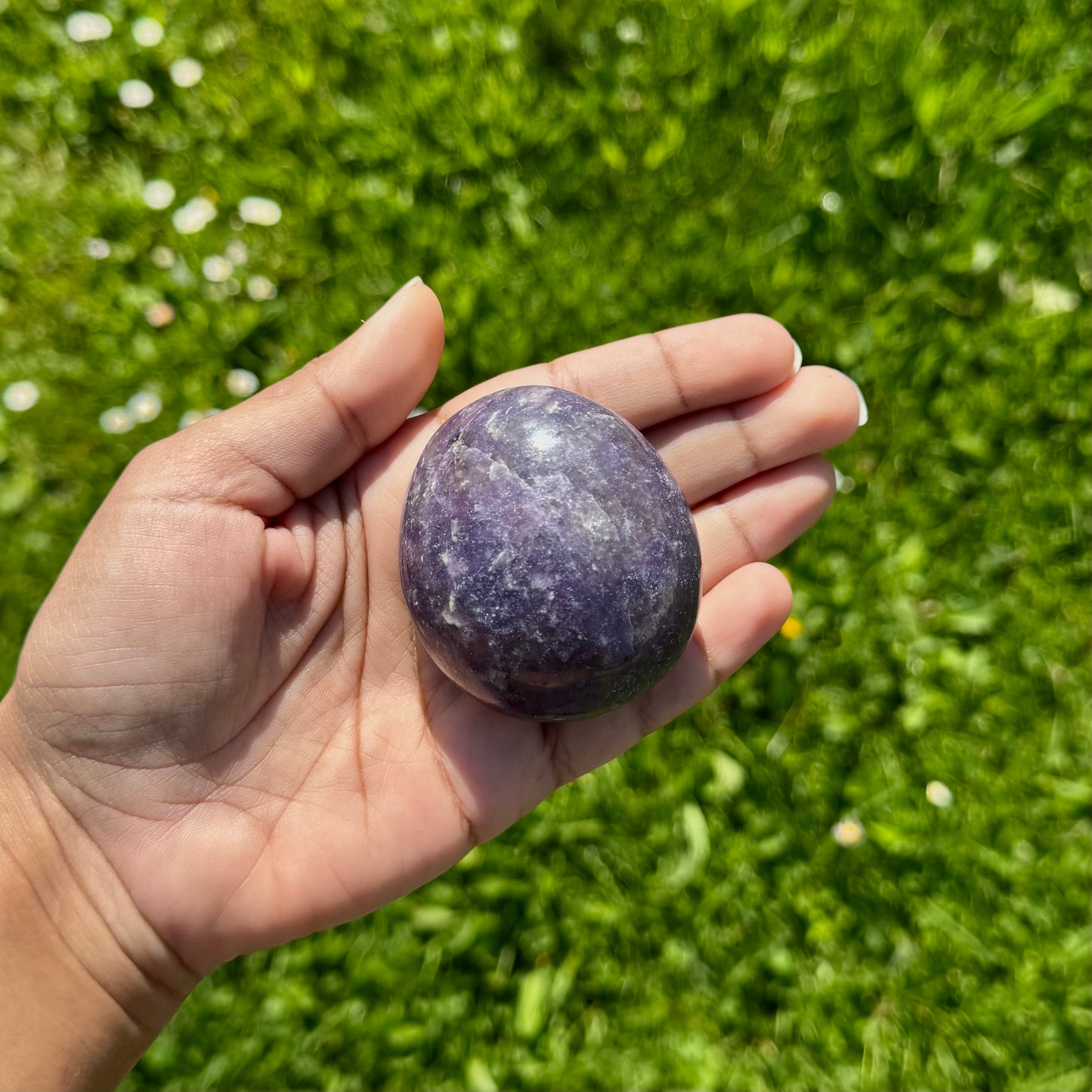 Galet en Lépidolite