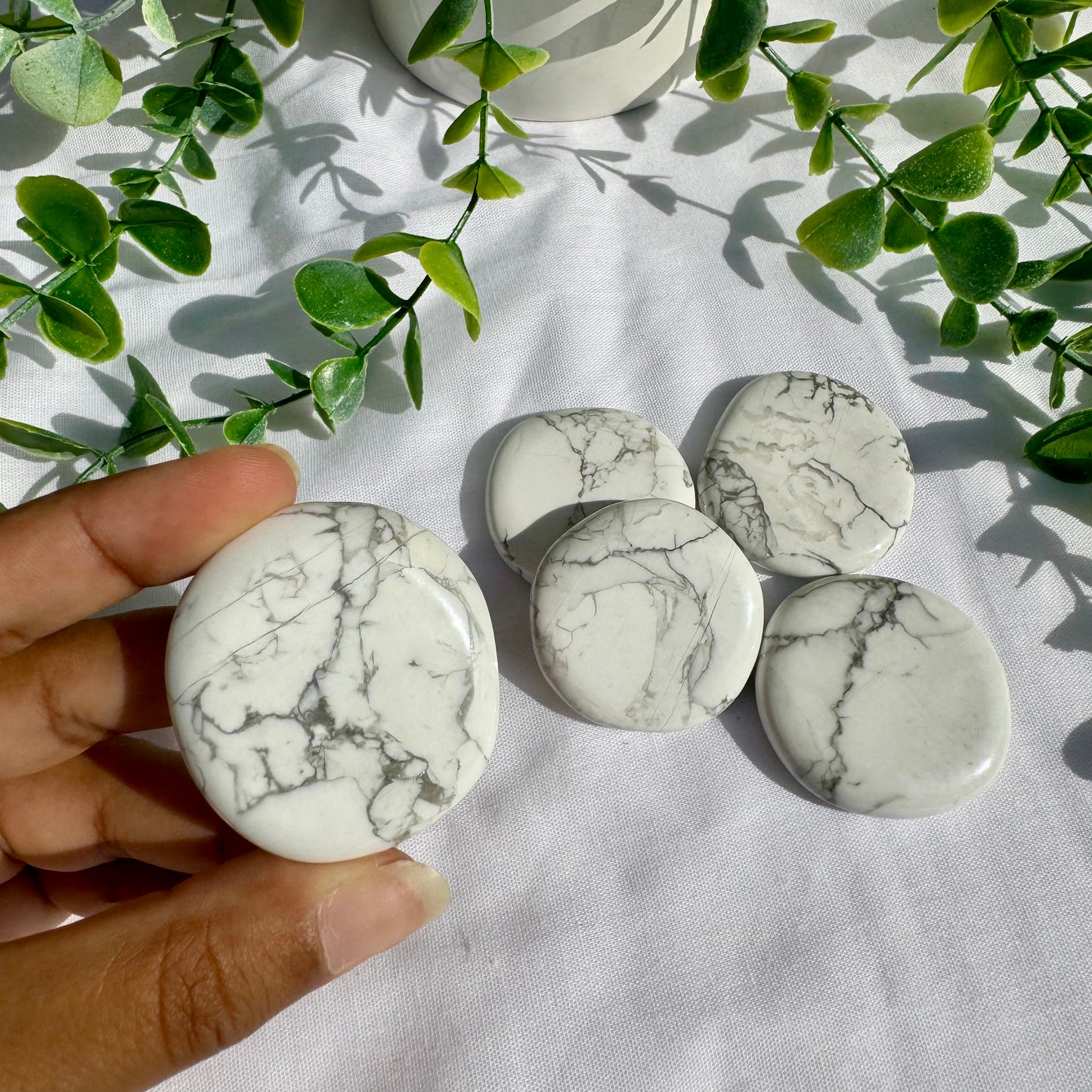 Galet plat en Howlite