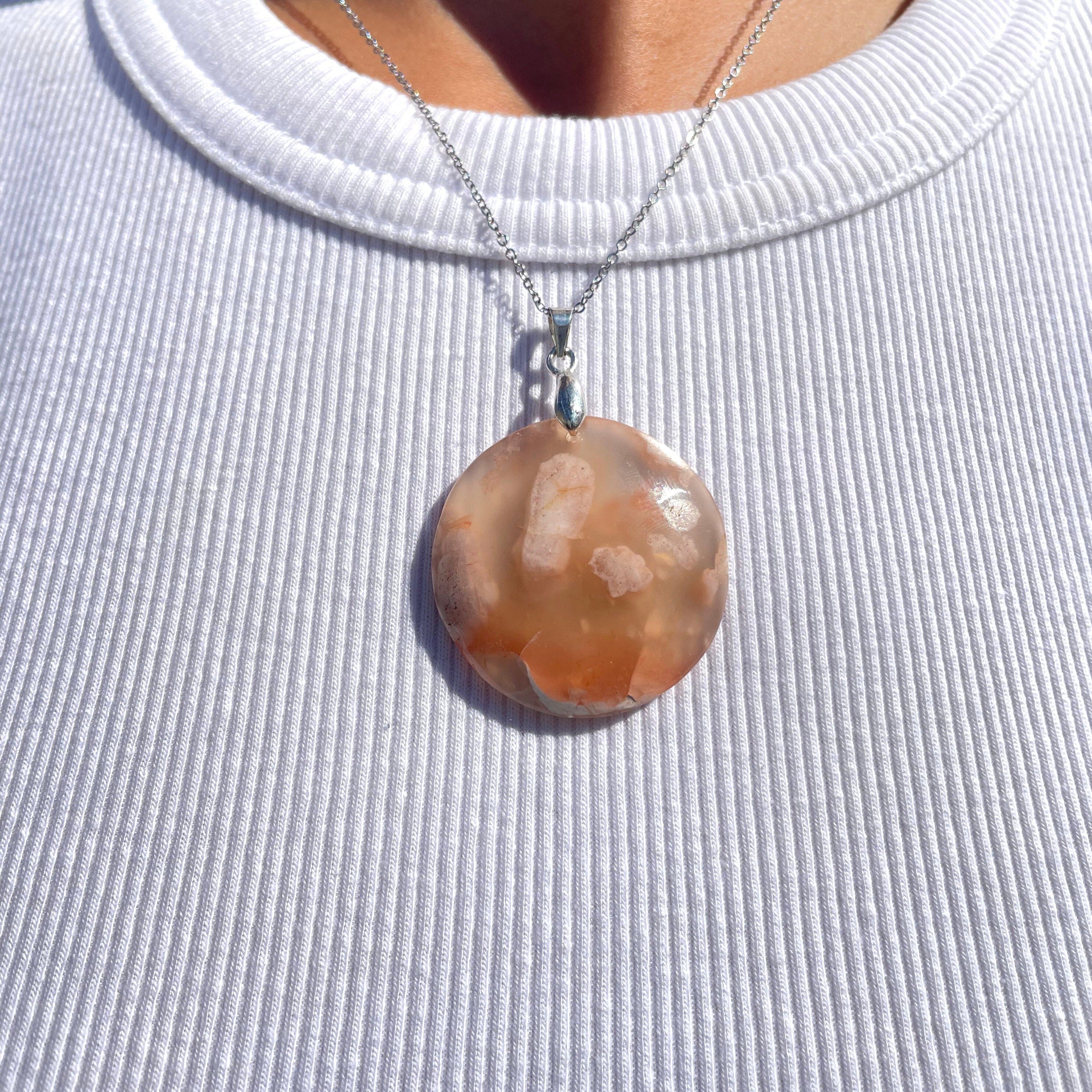 Pendentif en Agate Fleur de Cerisier - Métanoïa