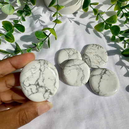 Galet plat en Howlite